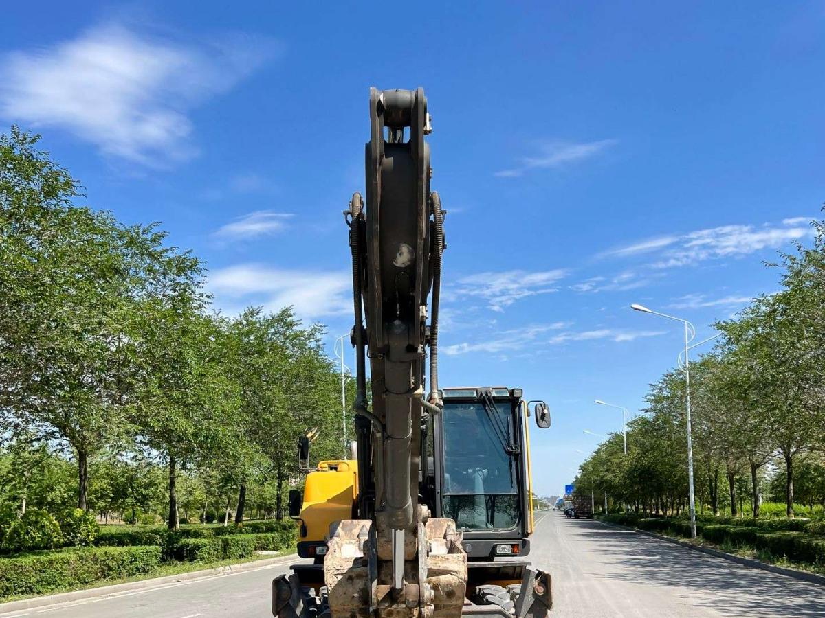 Used Volvo EW205 Wheel Excavator for Sale - 图片 2