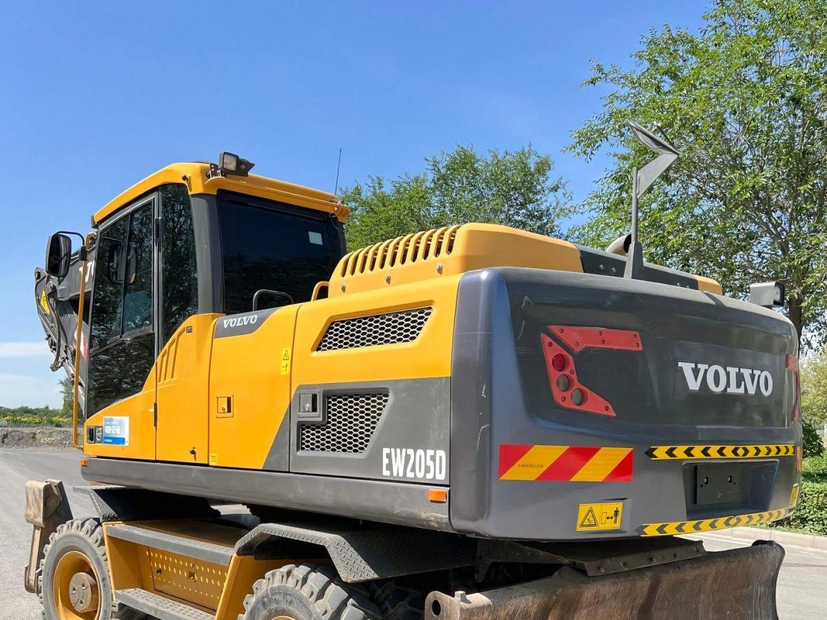 Used Volvo EW205 Wheel Excavator for Sale - 图片 4