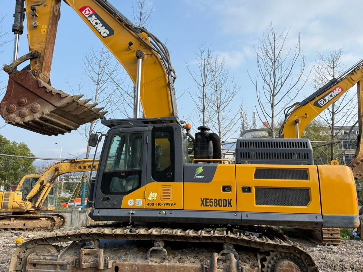 Used XCMG XE580DK Crawler Excavator for Sale
