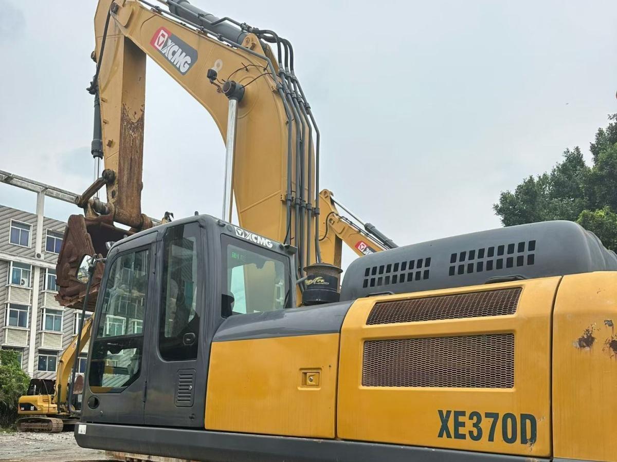 Used XCMG XE370D Crawler Excavator for Sale