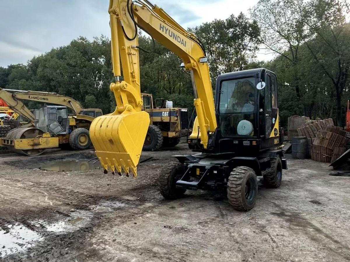 Used Hyundai R60W-7 Wheel Excavator for Sale - 图片 3
