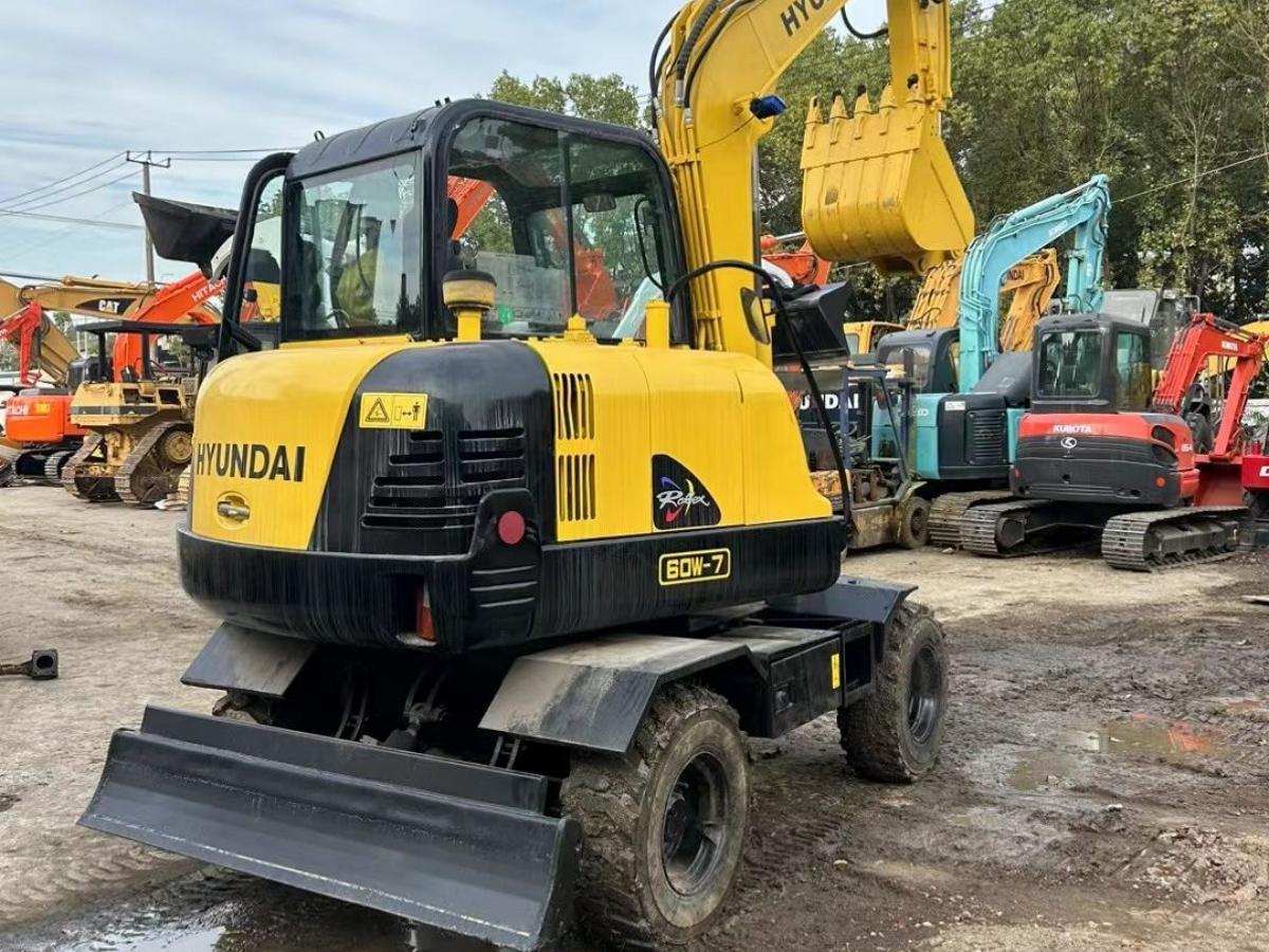 Used Hyundai R60W-7 Wheel Excavator for Sale - 图片 6