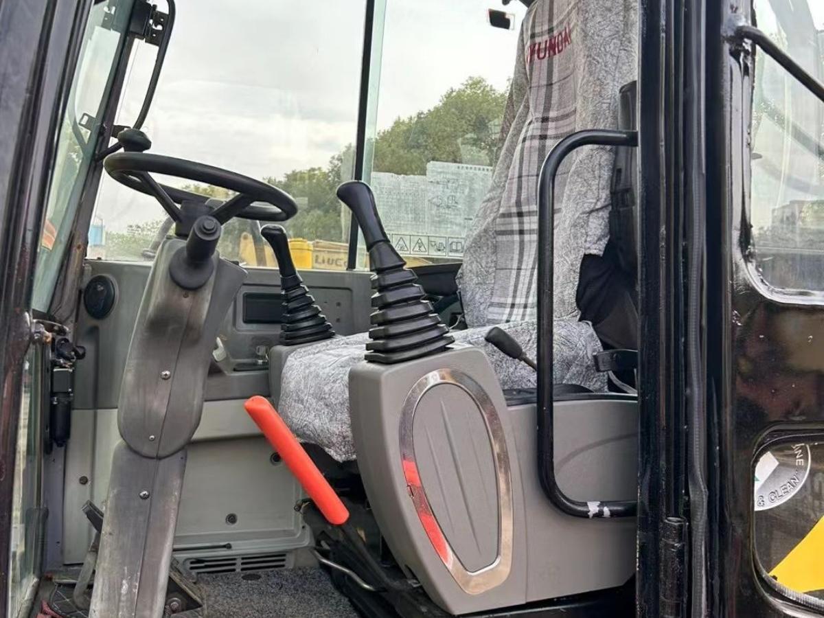Used Hyundai R60W-7 Wheel Excavator for Sale - 图片 7
