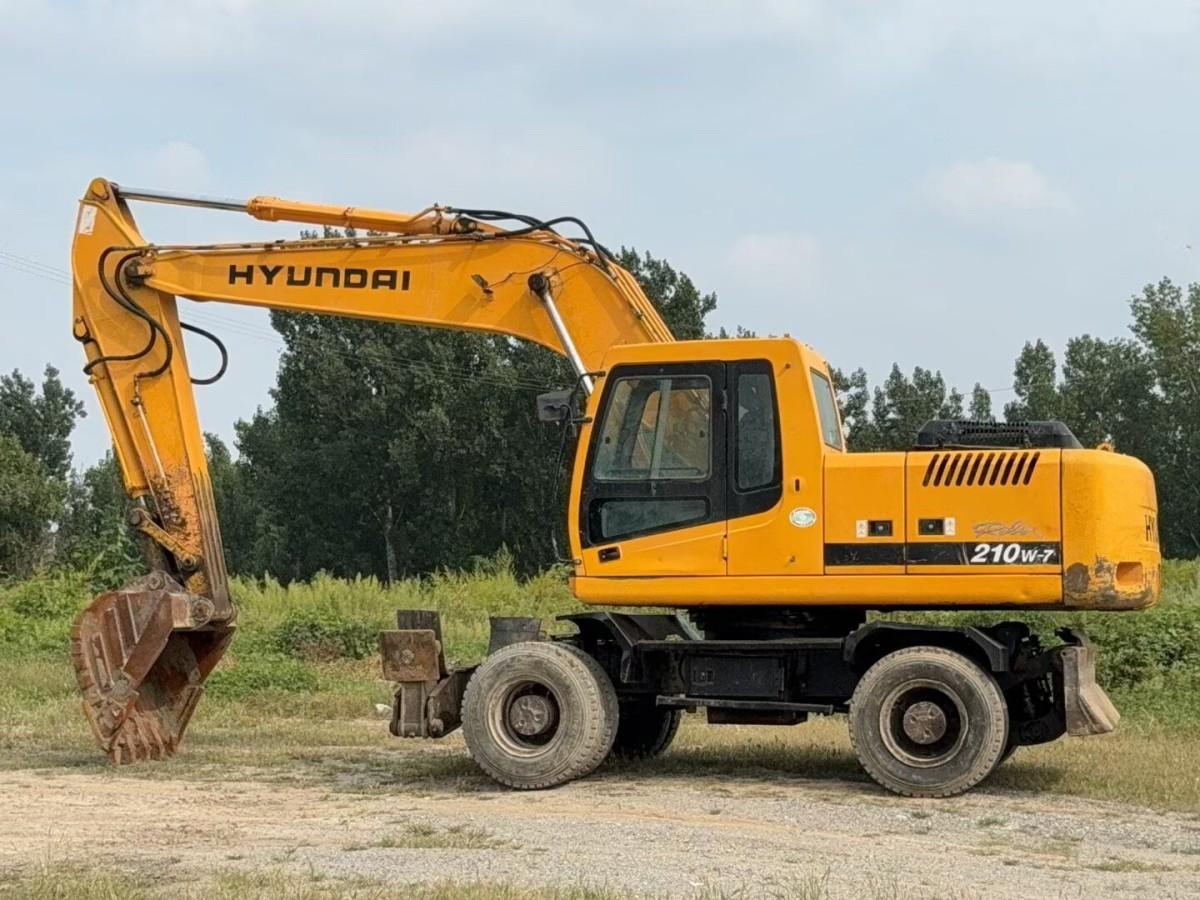 Used Hyundai R210W-7 Wheel Excavator for Sale