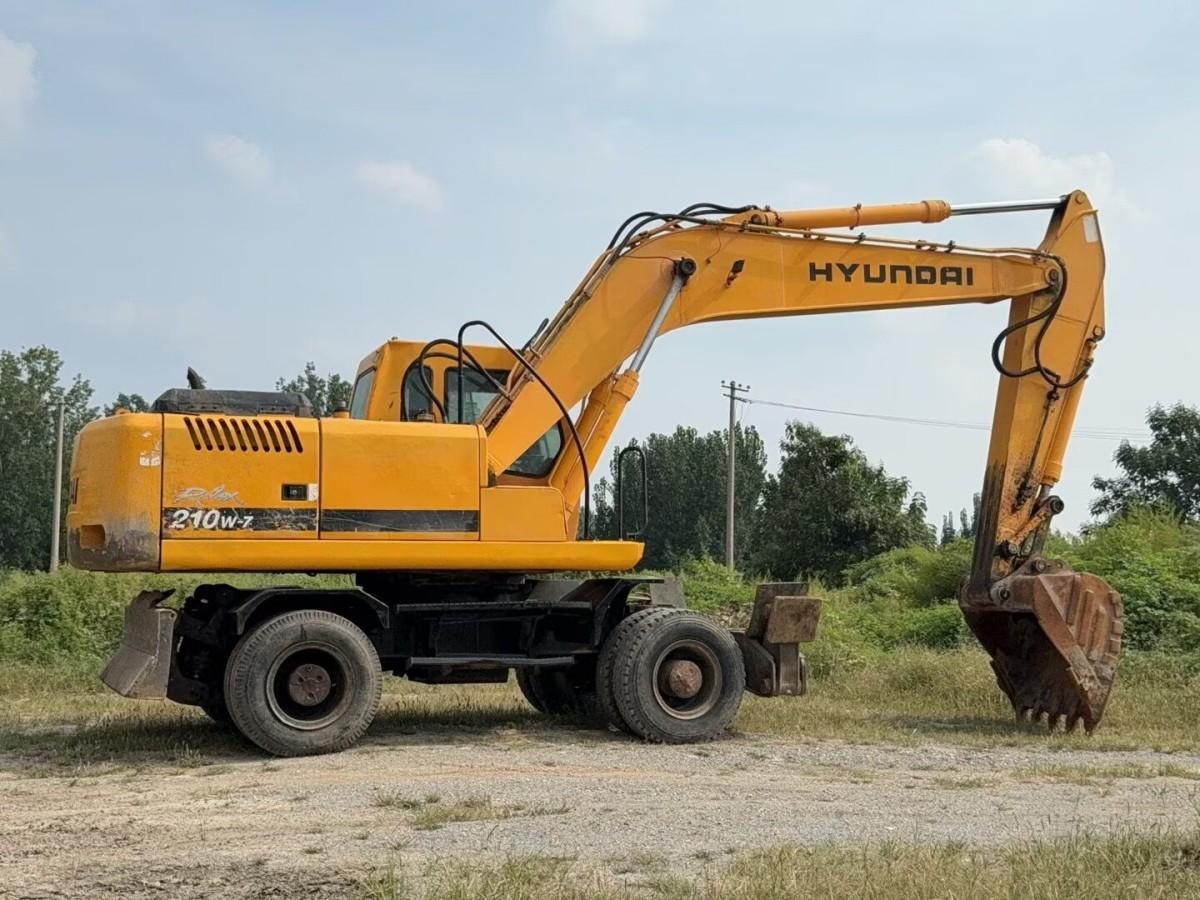 Used Hyundai R210W-7 Wheel Excavator for Sale - 图片 3