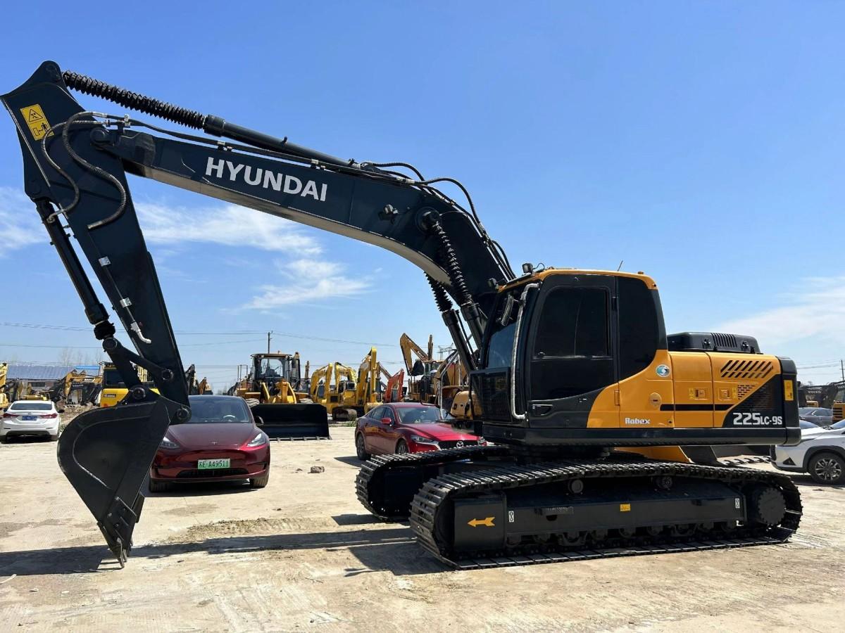 Used Hyundai R225LC-9S Crawler Excavator for Sale