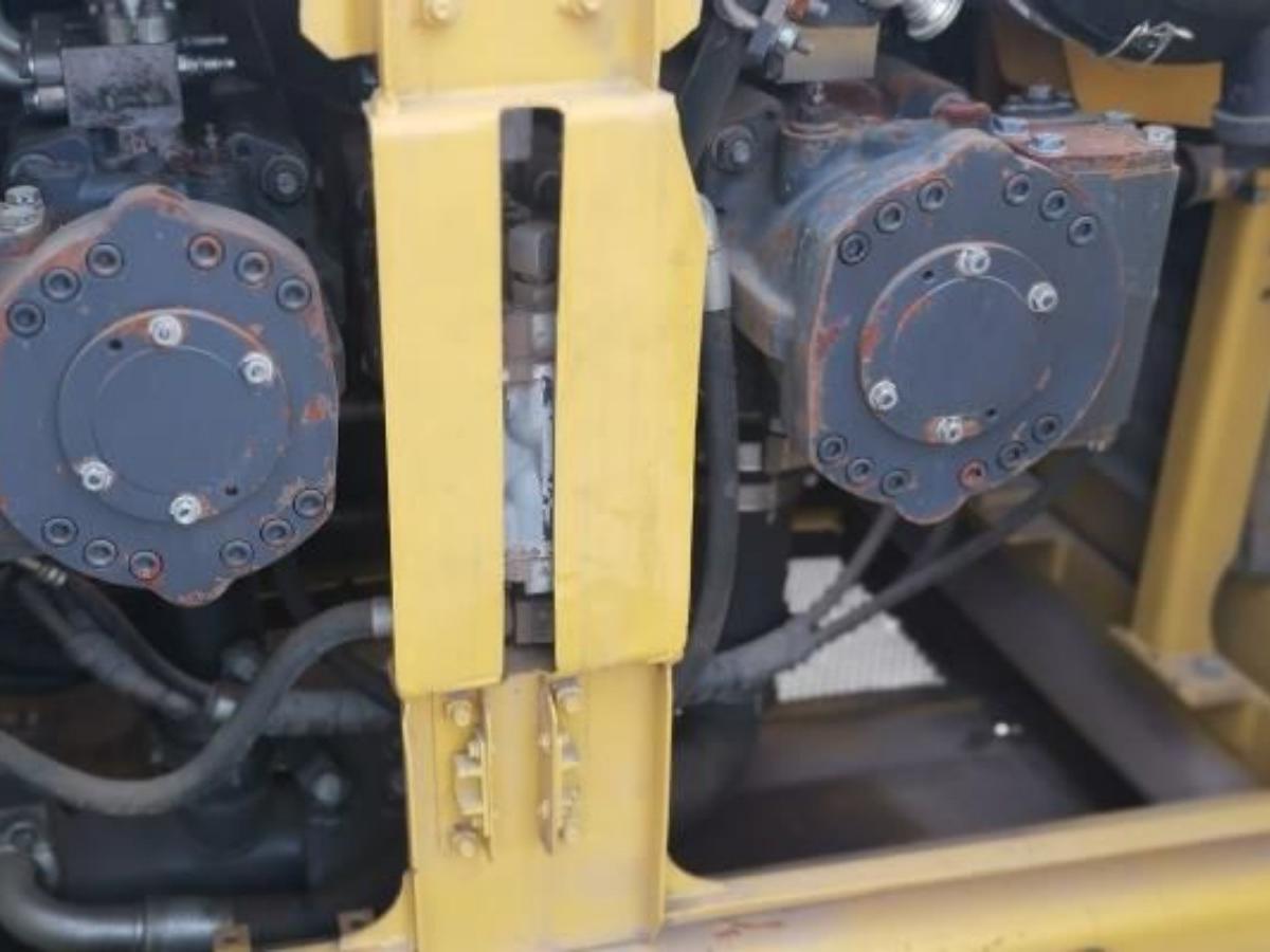 New Komatsu PC700LC-11M0 Crawler Excavator for Sale - 图片 5