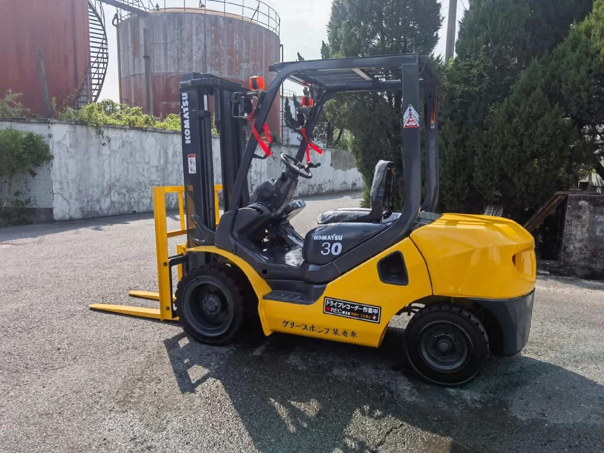 Used Komatsu FD30 - ALTERNATIVE STOCK Forklift for Sale