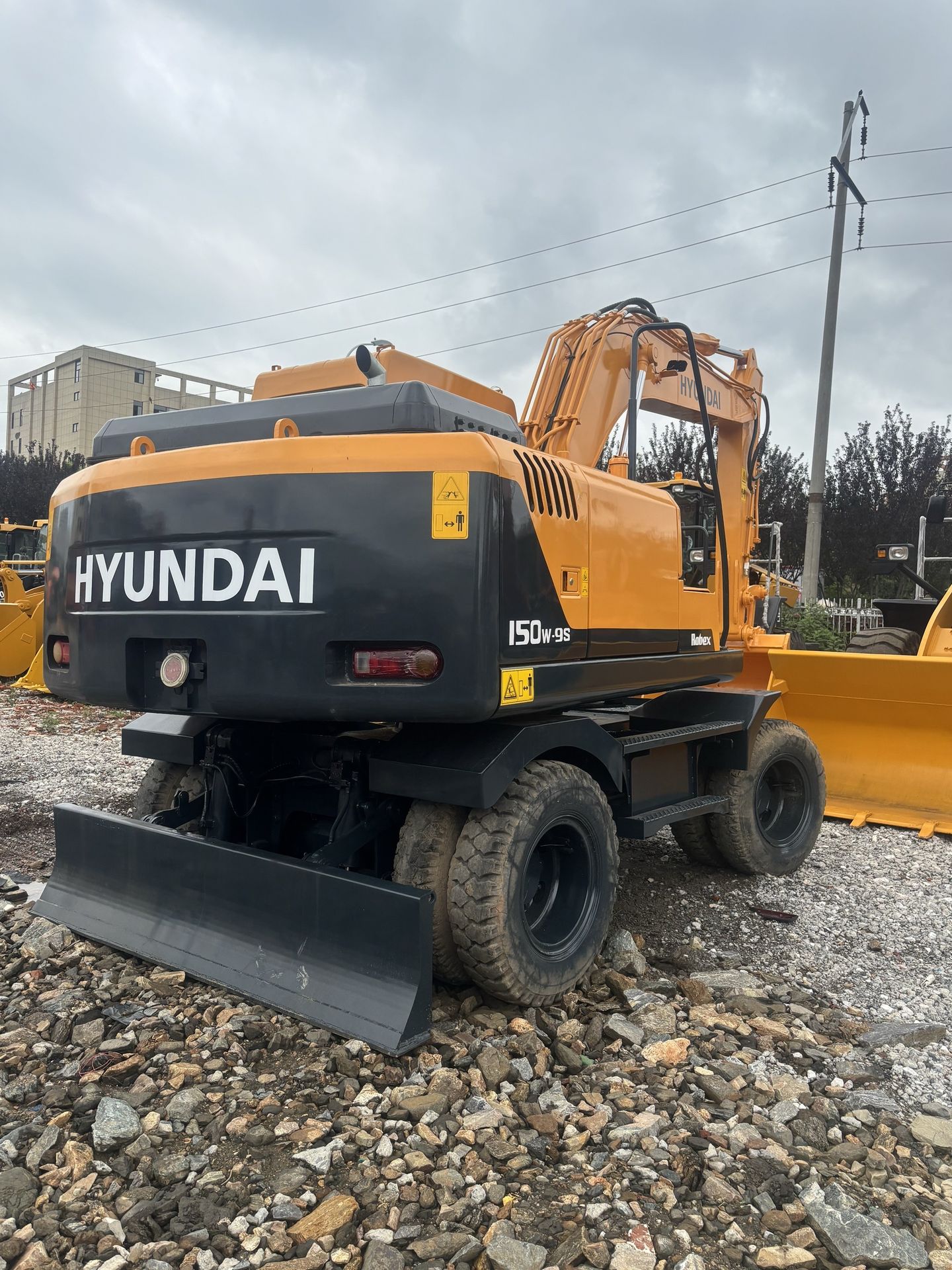 Used Hyundai R150W Wheel Excavator for Sale - 图片 3
