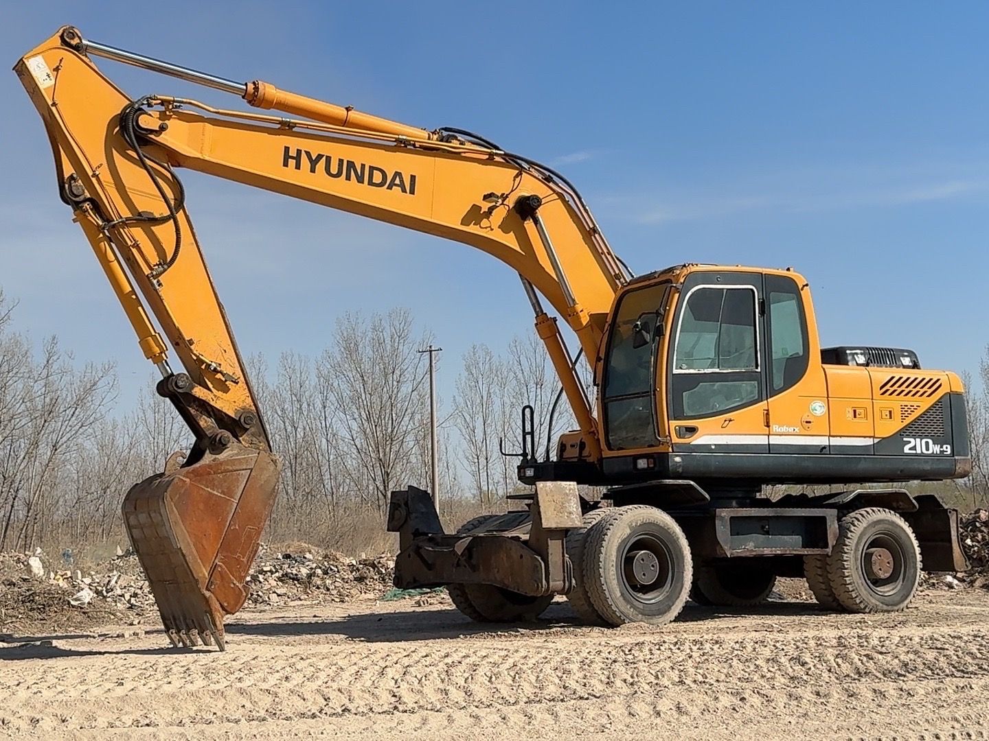 Used Hyundai R210W Wheel Excavator for Sale - 图片 2