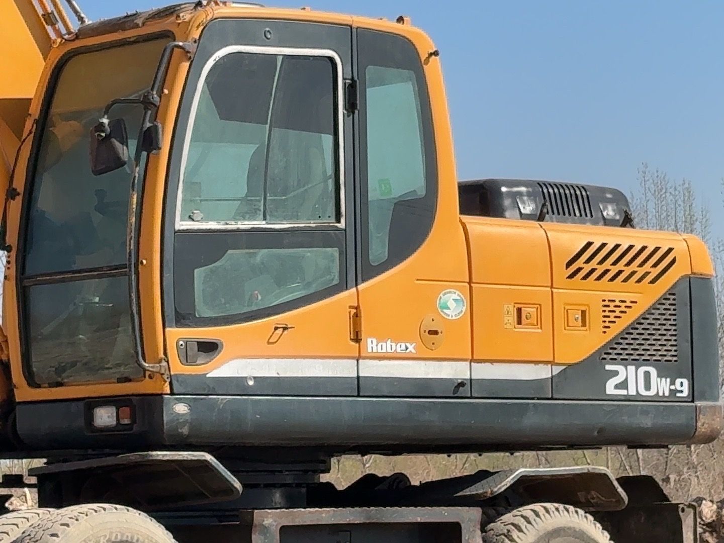Used Hyundai R210W-9 Wheel Excavator for Sale - 图片 3