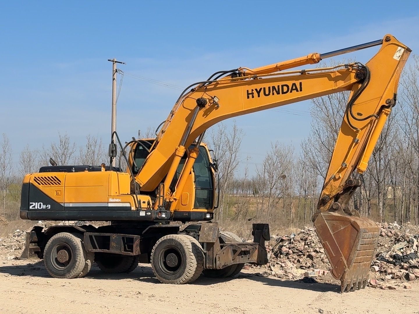 Used Hyundai R210W Wheel Excavator for Sale - 图片 4