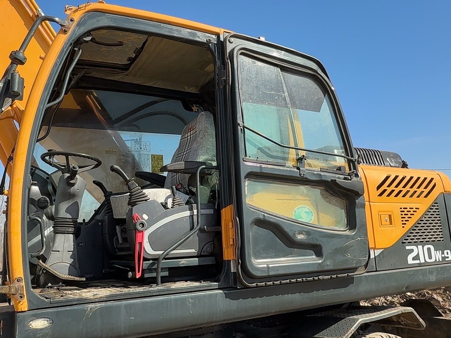 Used Hyundai R210W-9 Wheel Excavator for Sale - 图片 8
