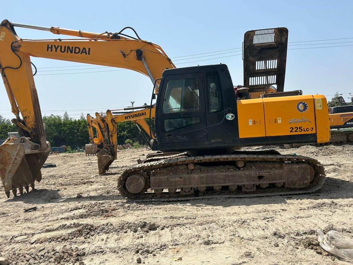 Used Hyundai 225LC Crawler Excavator for Sale