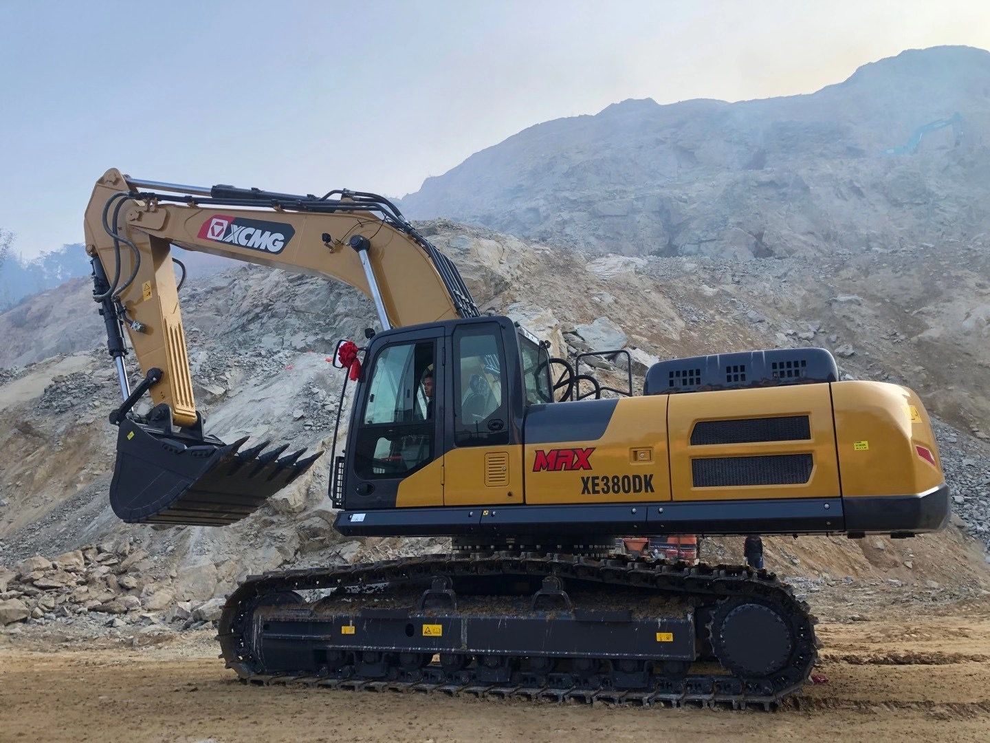 Used XCMG XE380DK Crawler Excavator for Sale