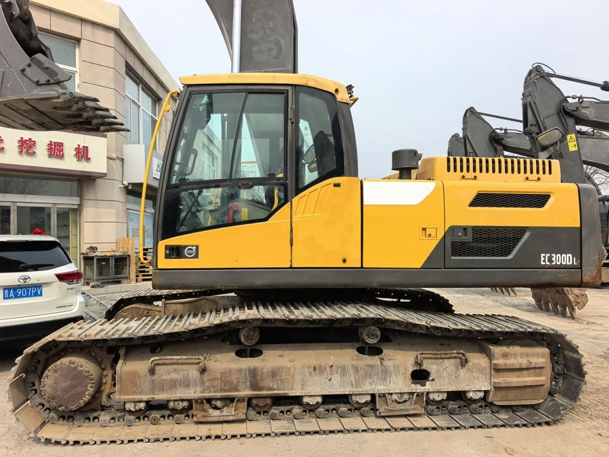Used Volvo EC300DL Crawler Excavator for Sale - 图片 2