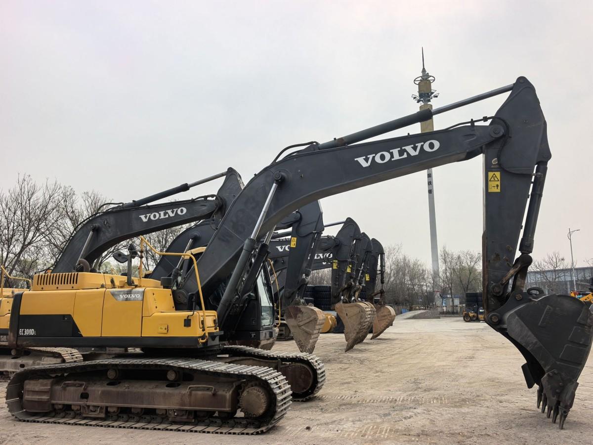 Used Volvo EC300DL Crawler Excavator for Sale - 图片 3