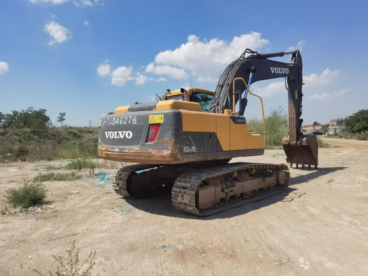 Used Volvo EC220D Crawler Excavator for Sale - 图片 3