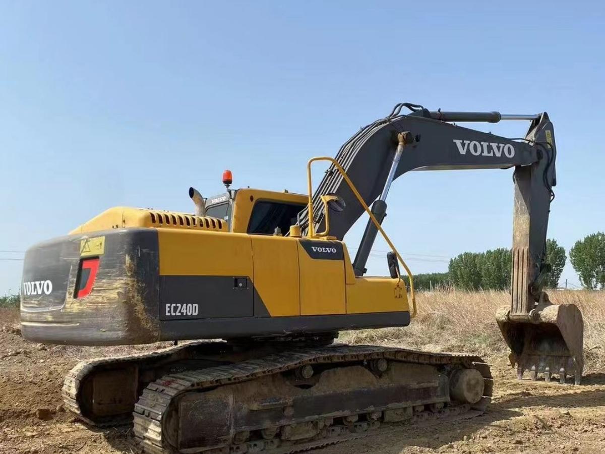 Used Volvo EC240D Crawler Excavator for Sale - 图片 2