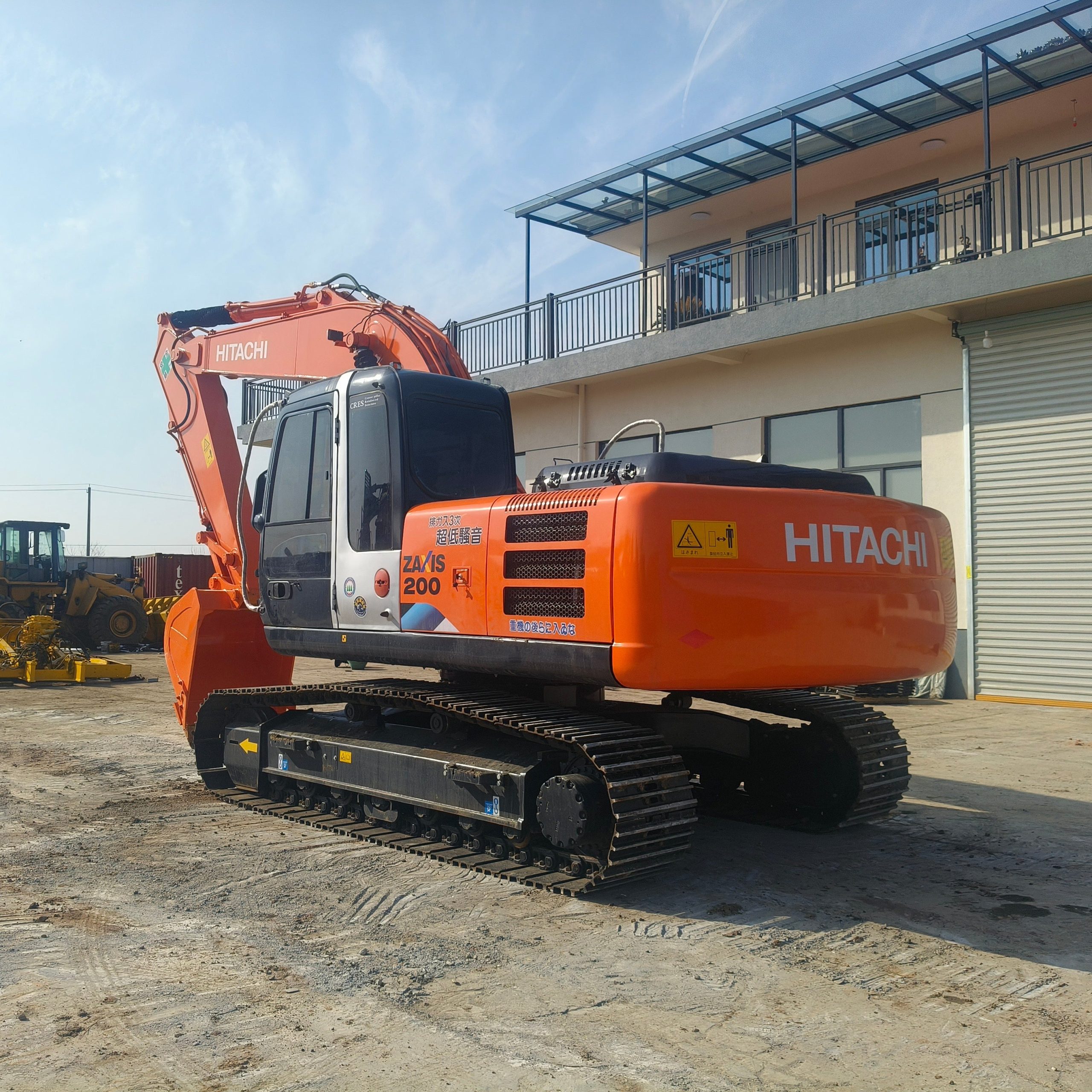 Used Hitachi ZX200 excavator rear-left view - YIHUI Machinery