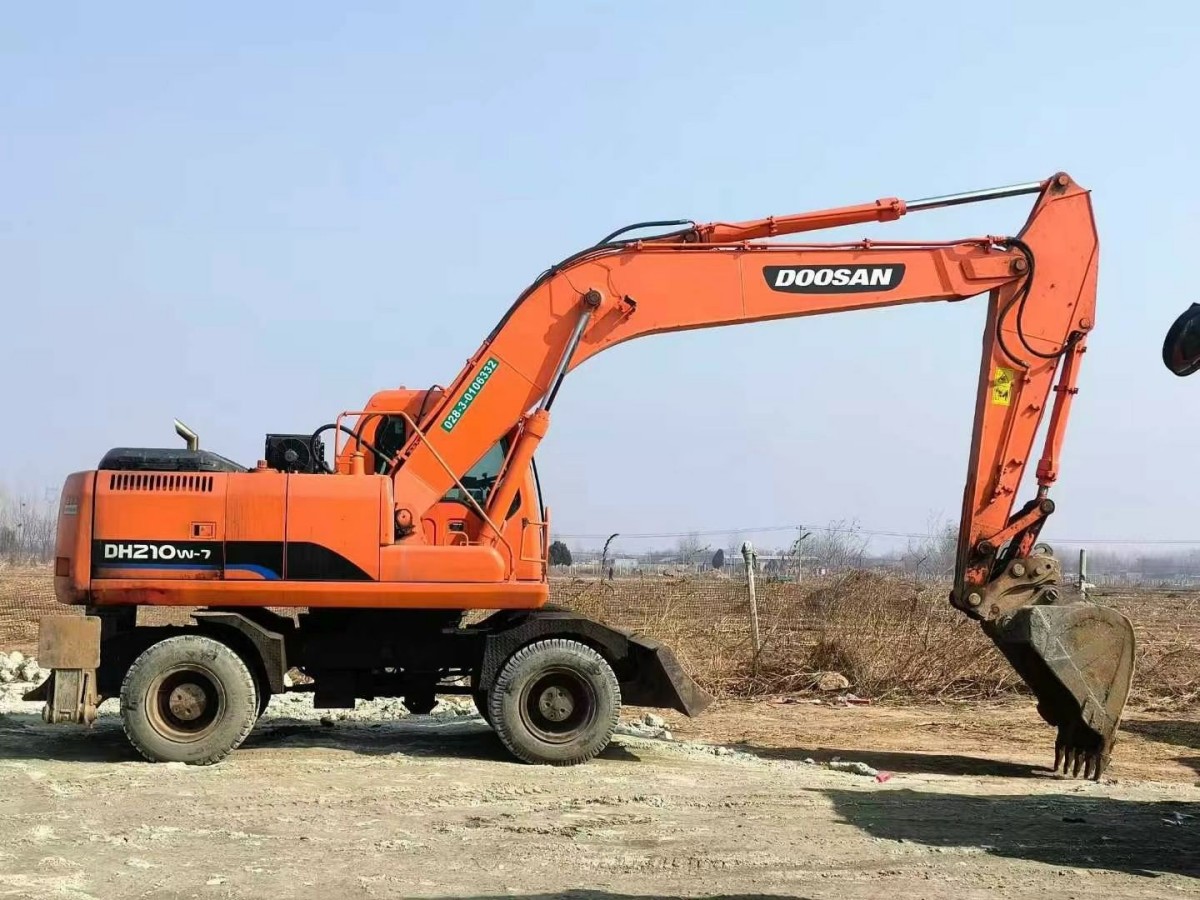 Used DOOSAN DH210W-7 Crawler Excavator for Sale - 图片 3