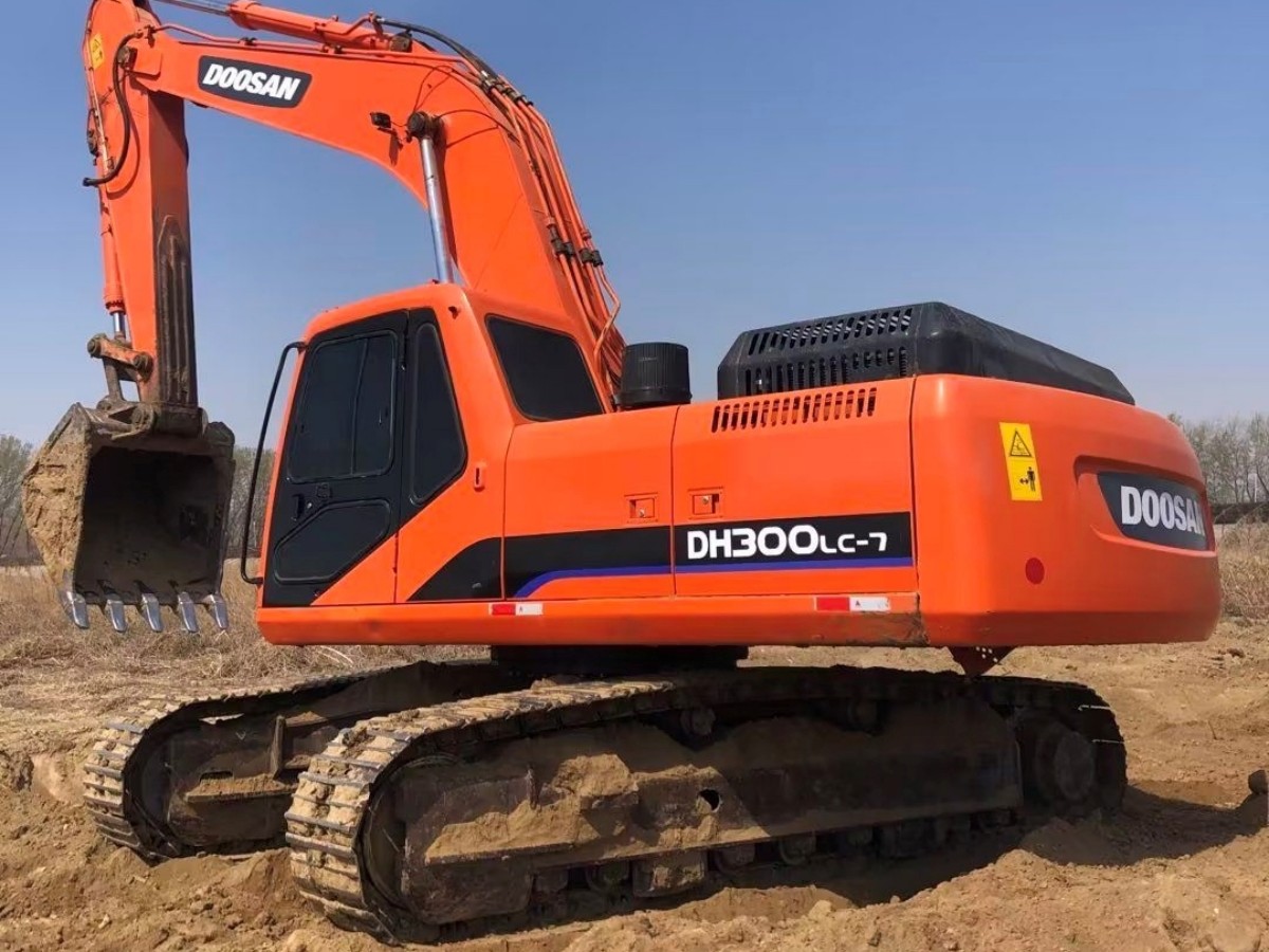 Used DOOSAN DH300LC-7 Crawler Excavator for Sale