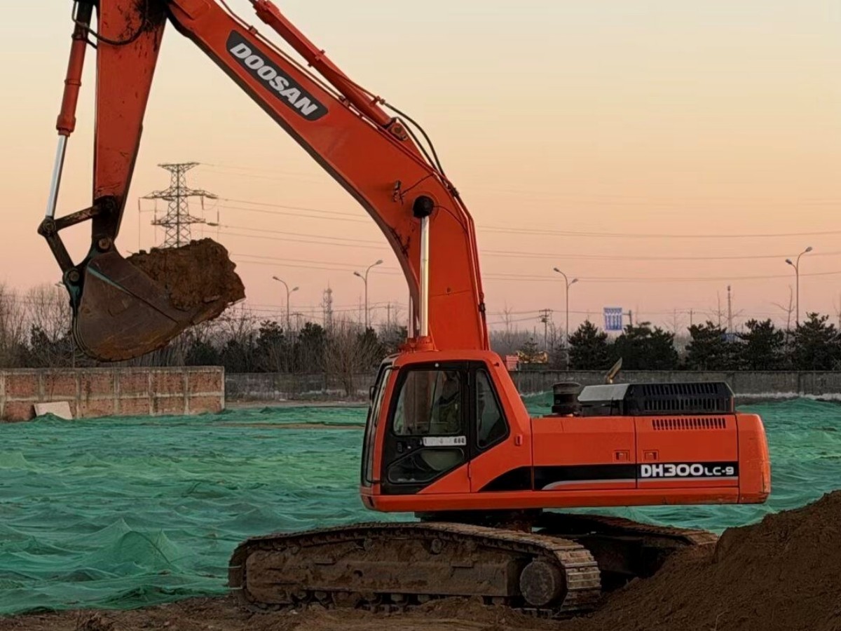 Used DOOSAN DH300LC-9 Crawler Excavator for Sale