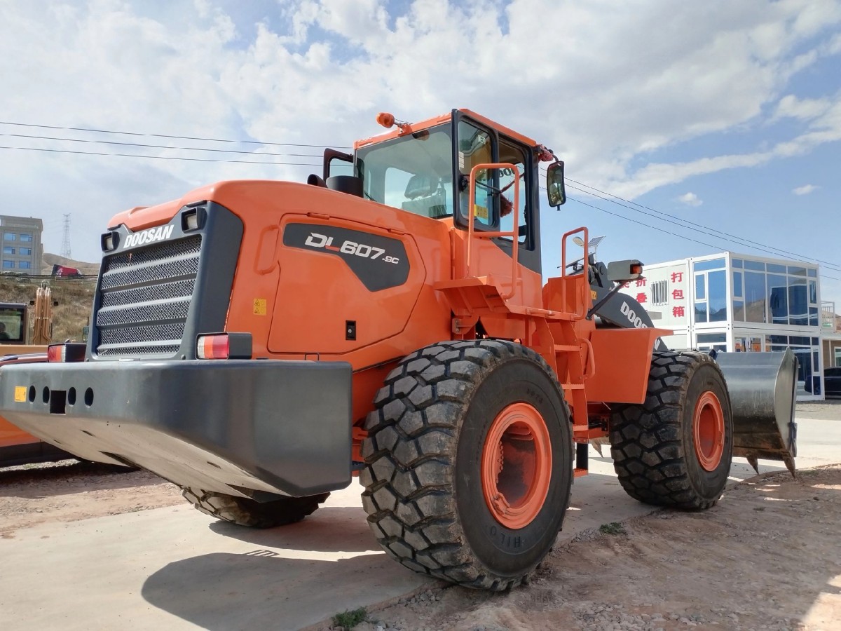 Used DOOSAN DL607 Wheel Loader for Sale