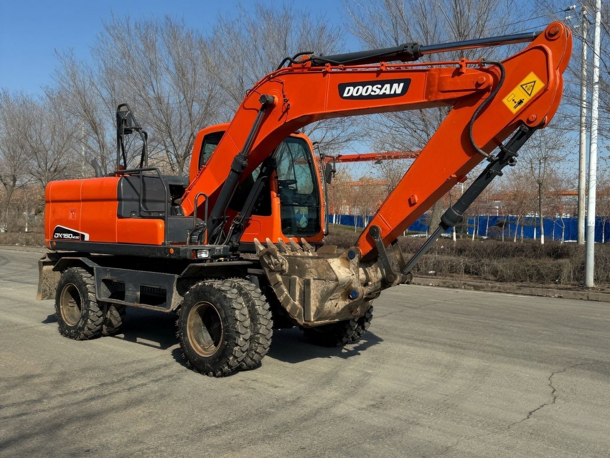 Used DOOSAN DX150W-9C Wheel Excavator for Sale