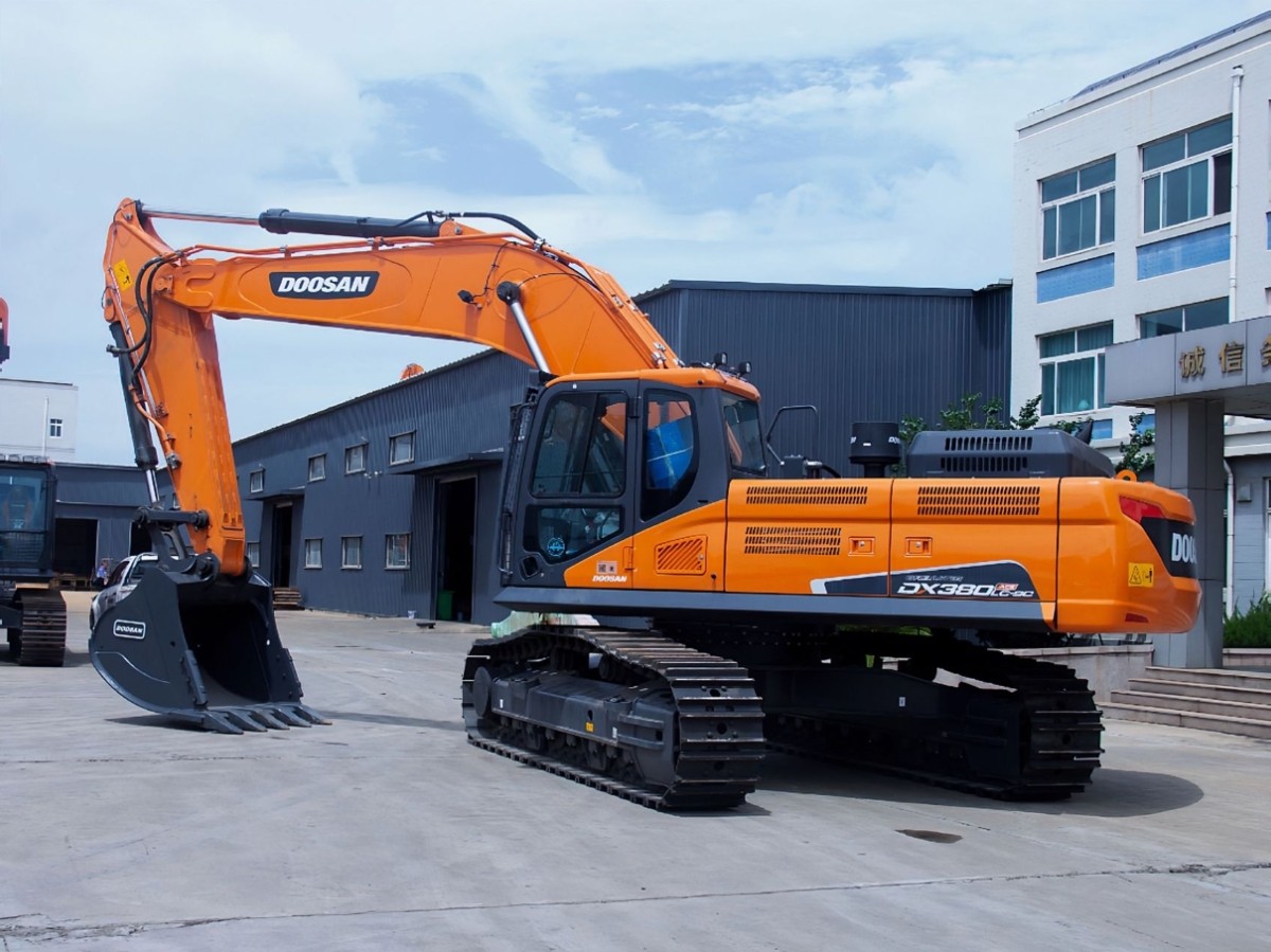 Used DOOSAN DX380LC-9C Crawler Excavator for Sale