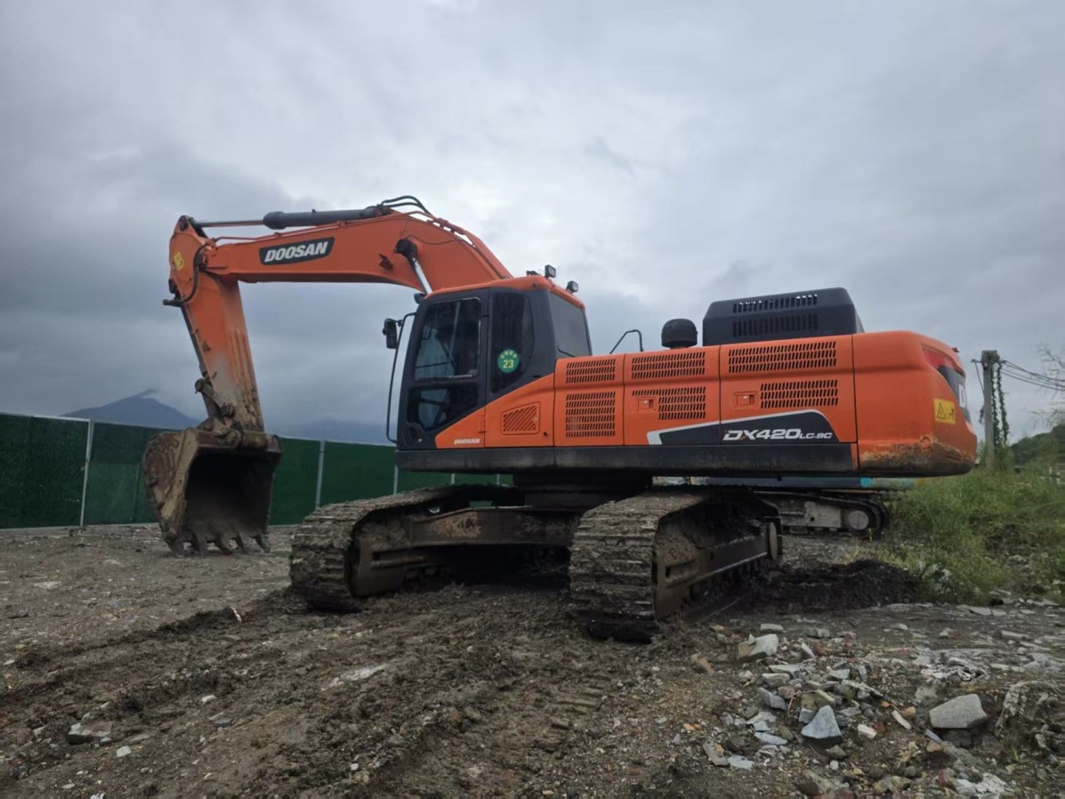 Used DOOSAN DX420LC-9C Crawler Excavator for Sale