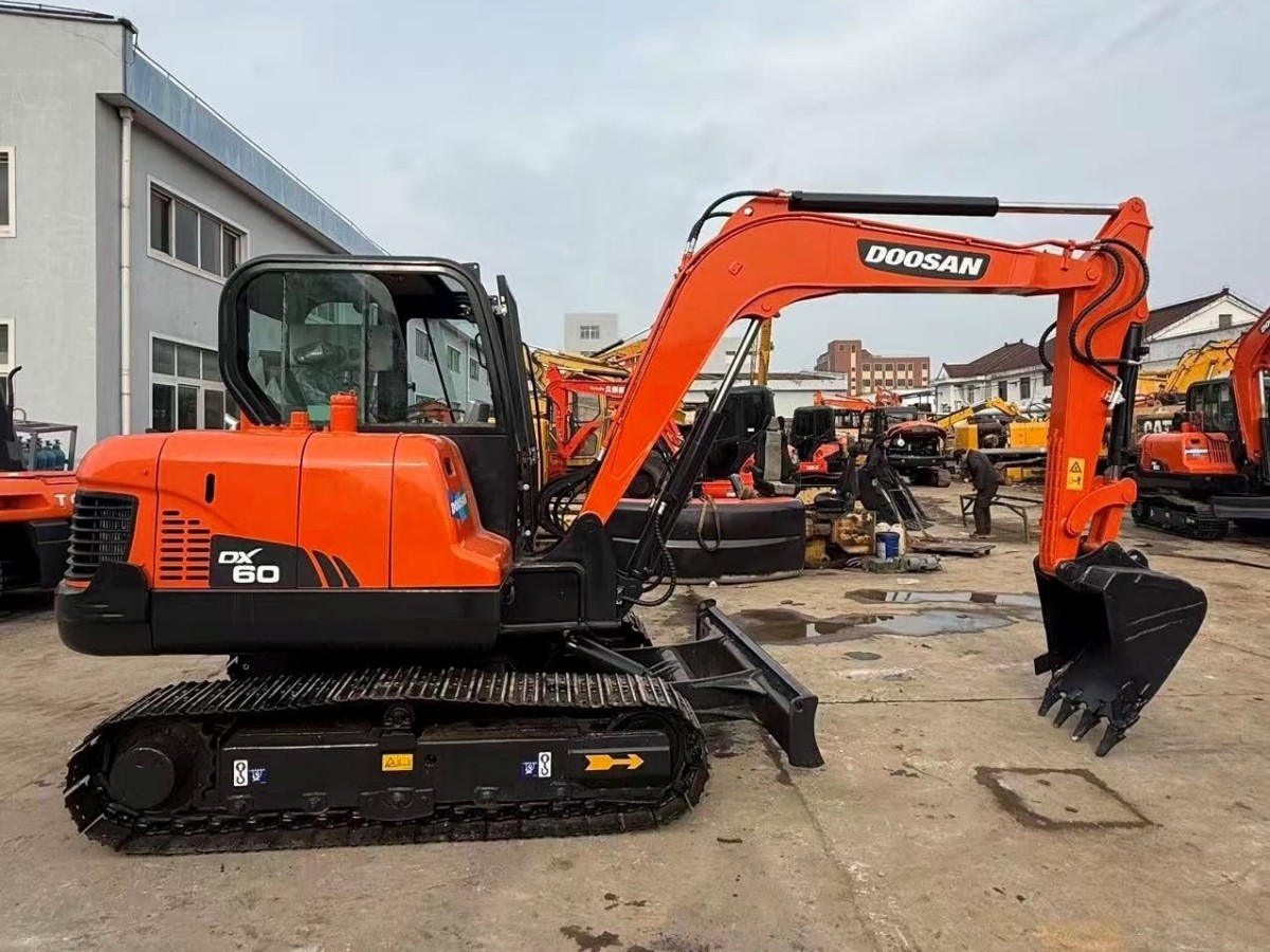 Used DOOSAN DX60 Crawler Excavator for Sale
