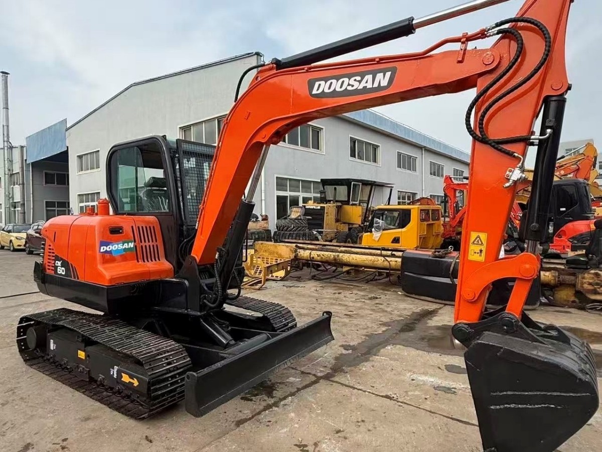 Used DOOSAN DX60 Crawler Excavator for Sale - 图片 4