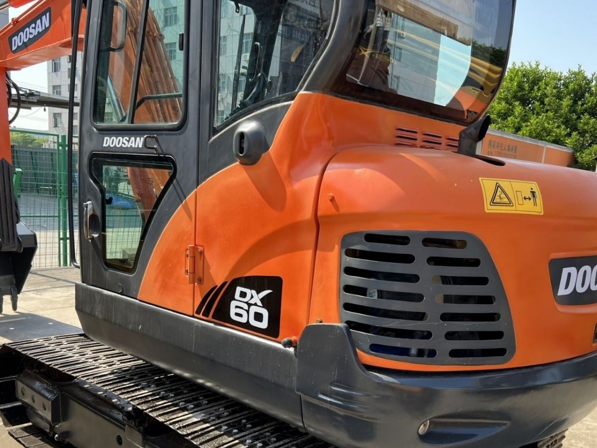 Used DOOSAN DX60 Crawler Excavator for Sale - 图片 6