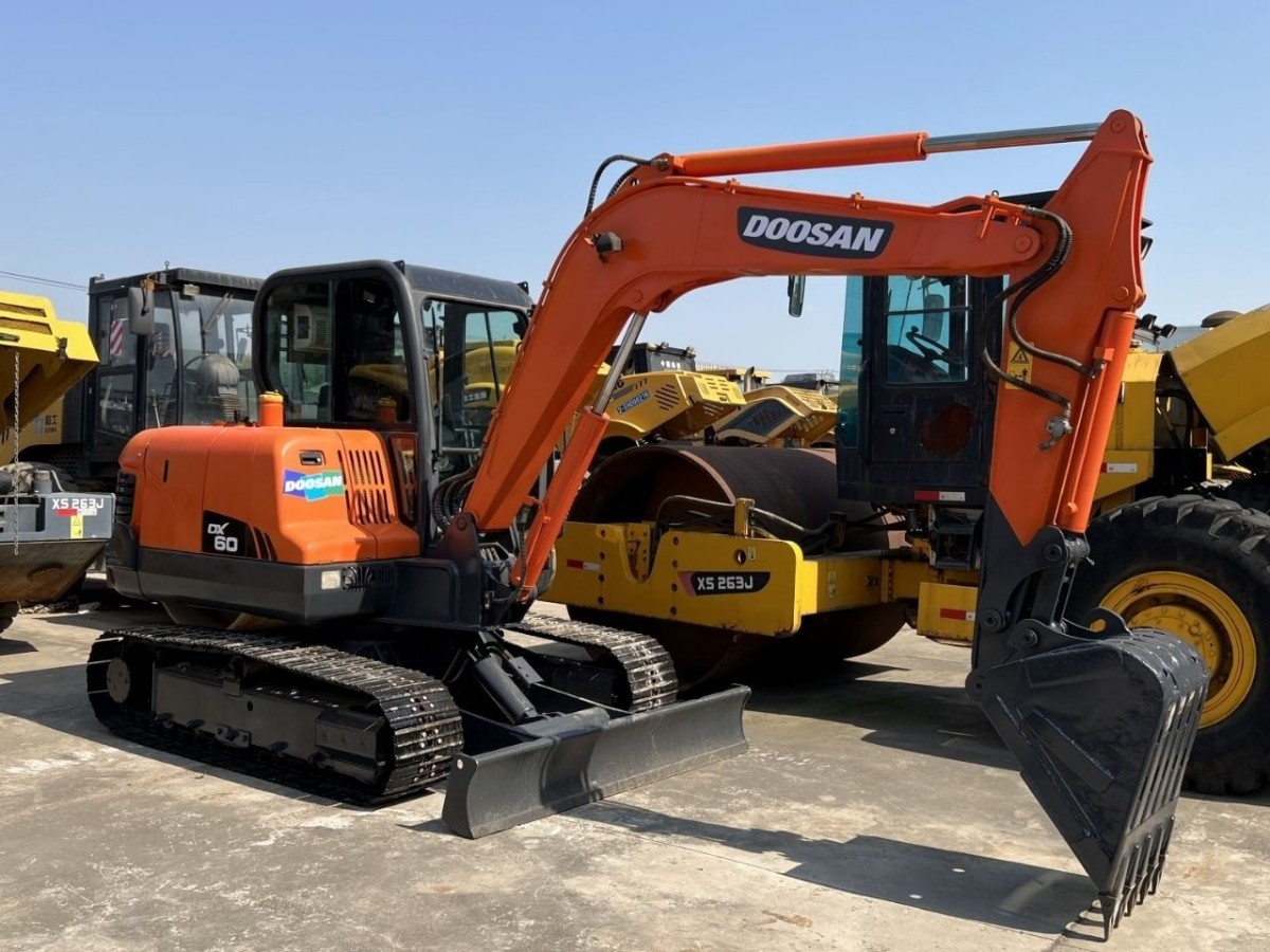 Used DOOSAN DX60 Crawler Excavator for Sale - 图片 2