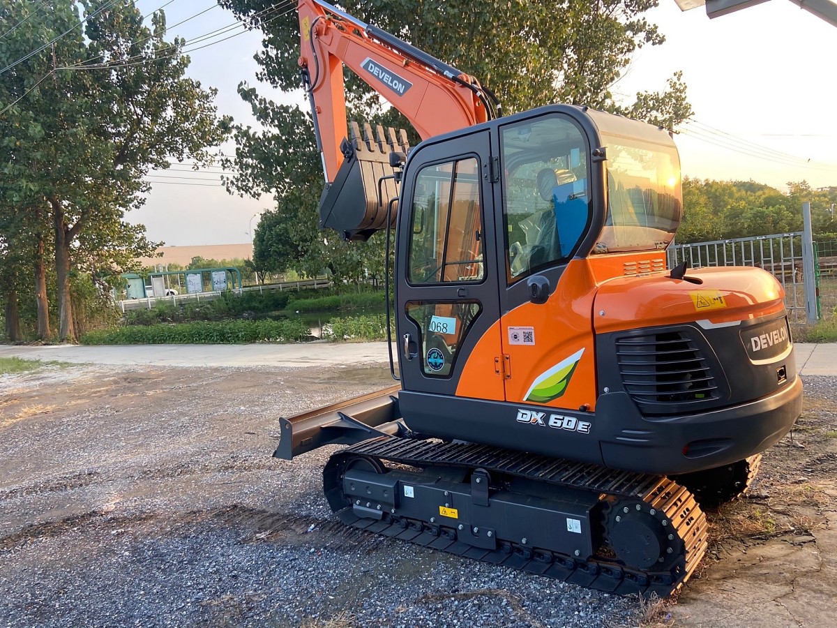 New Develon DX60E Crawler Excavator for Sale - 图片 2