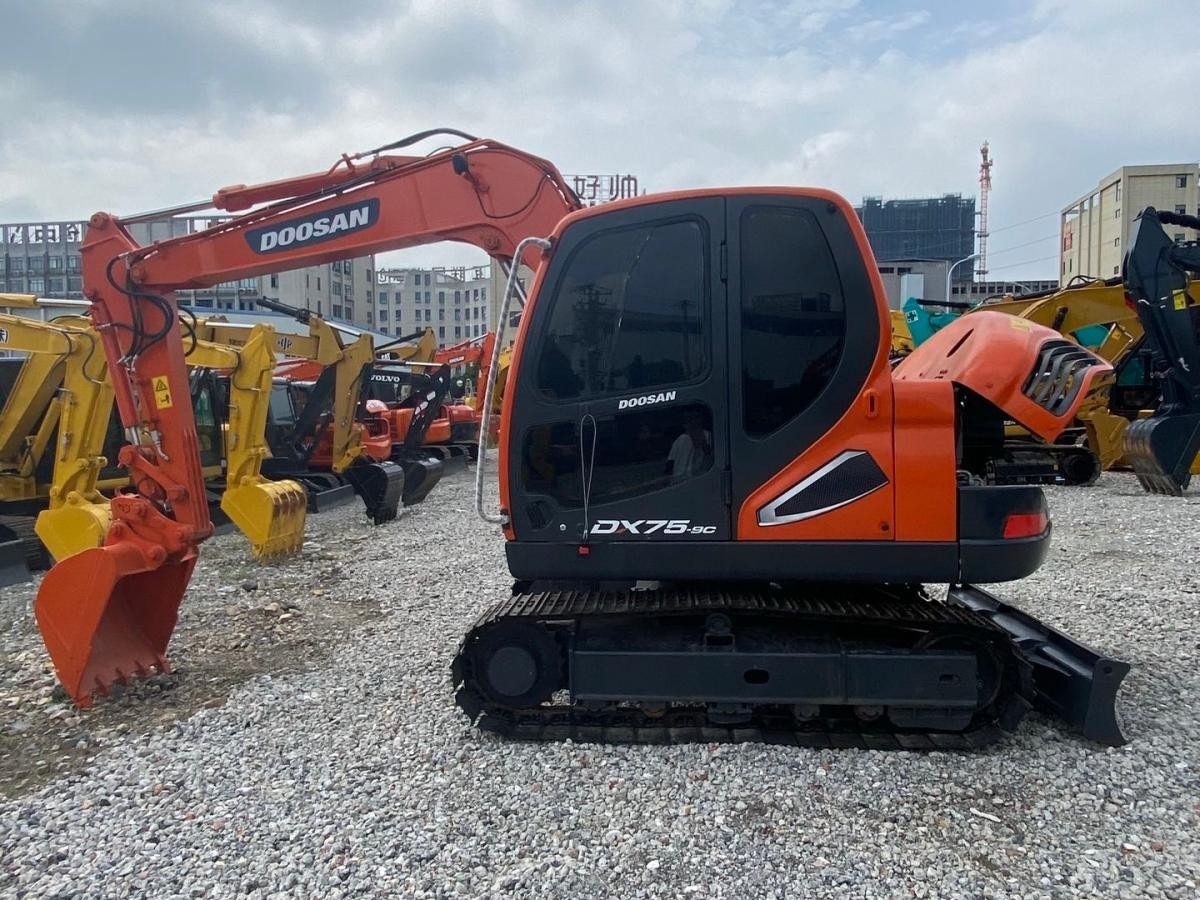 Used DOOSAN DX75-9C Crawler Excavator for Sale