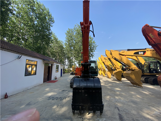 Used Hitachi EX200-3 Crawler Excavator for Sale - 图片 4