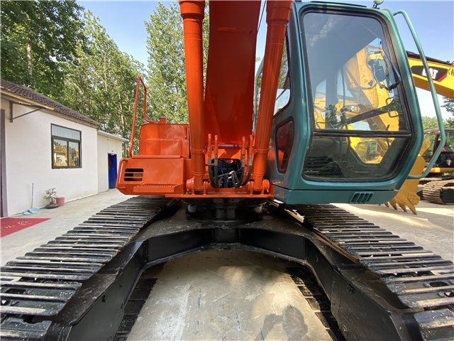 Used Hitachi EX200-3 Crawler Excavator for Sale - 图片 3