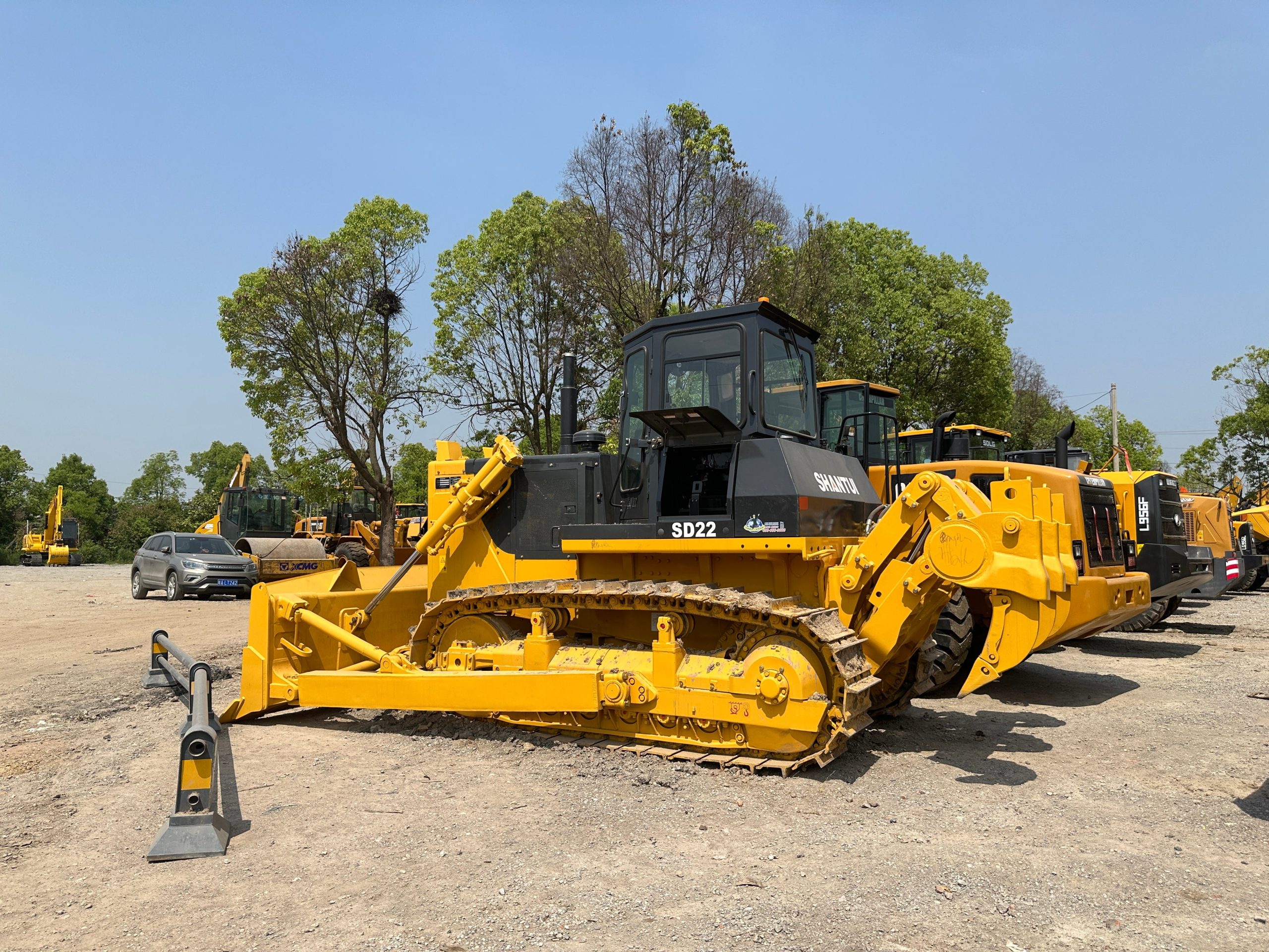 Used Shantui SD22 Bulldozer for Sale rear side view