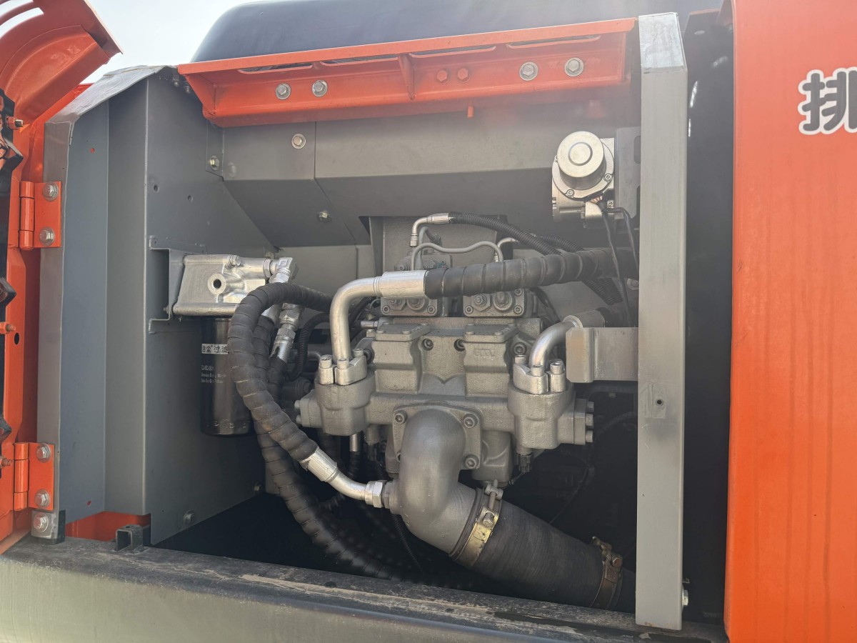 Used Hitachi ZX200-3 Crawler Excavator for Sale - 图片 12