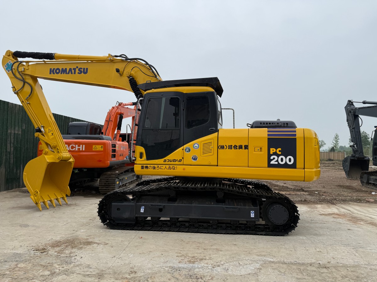 Used Komatsu PC200-8 Crawler Excavator for Sale