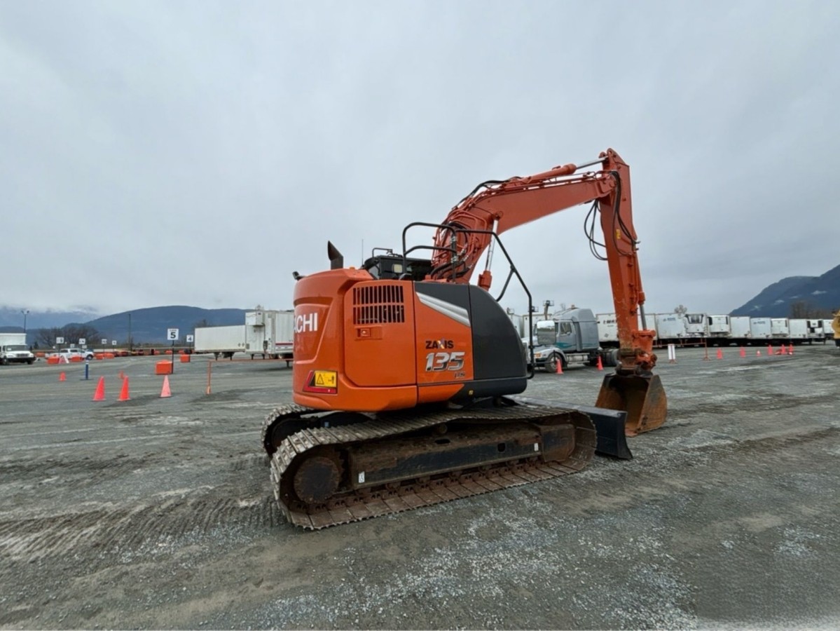 Used Hitachi ZX135 Crawler Excavator for Sale