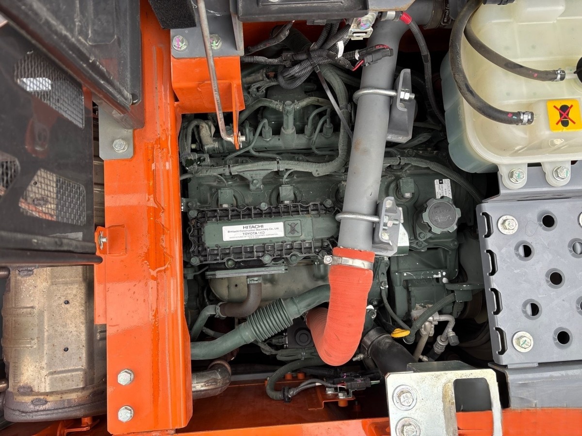 Used Hitachi ZX135 Crawler Excavator for Sale - 图片 13