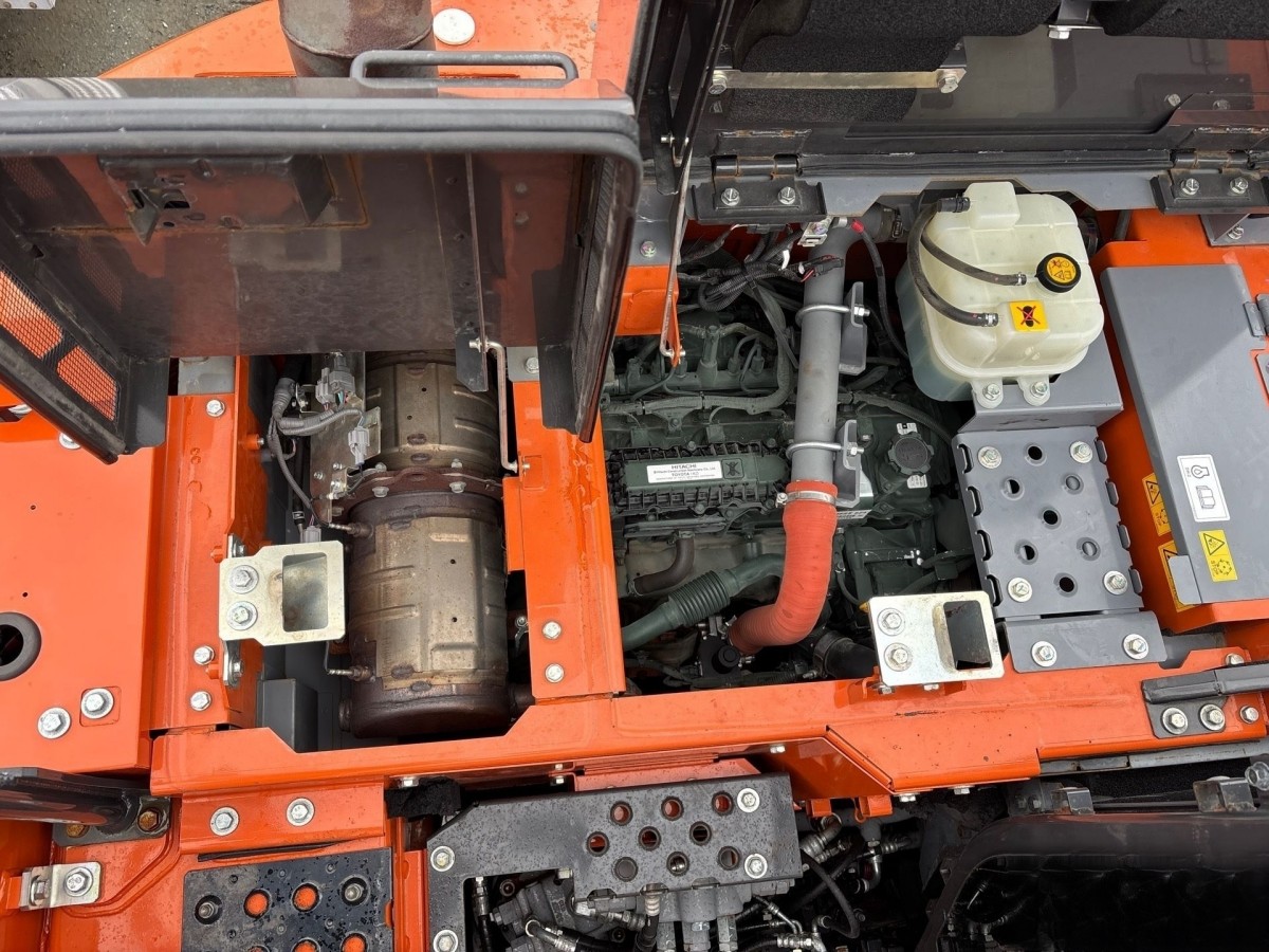 Used Hitachi ZX135 Crawler Excavator for Sale - 图片 14