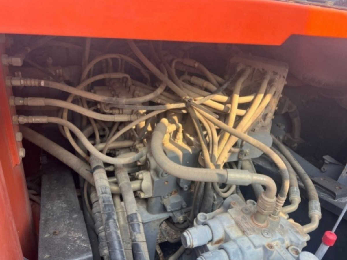 Used Hitachi ZX200-5A Crawler Excavator for Sale - 图片 8