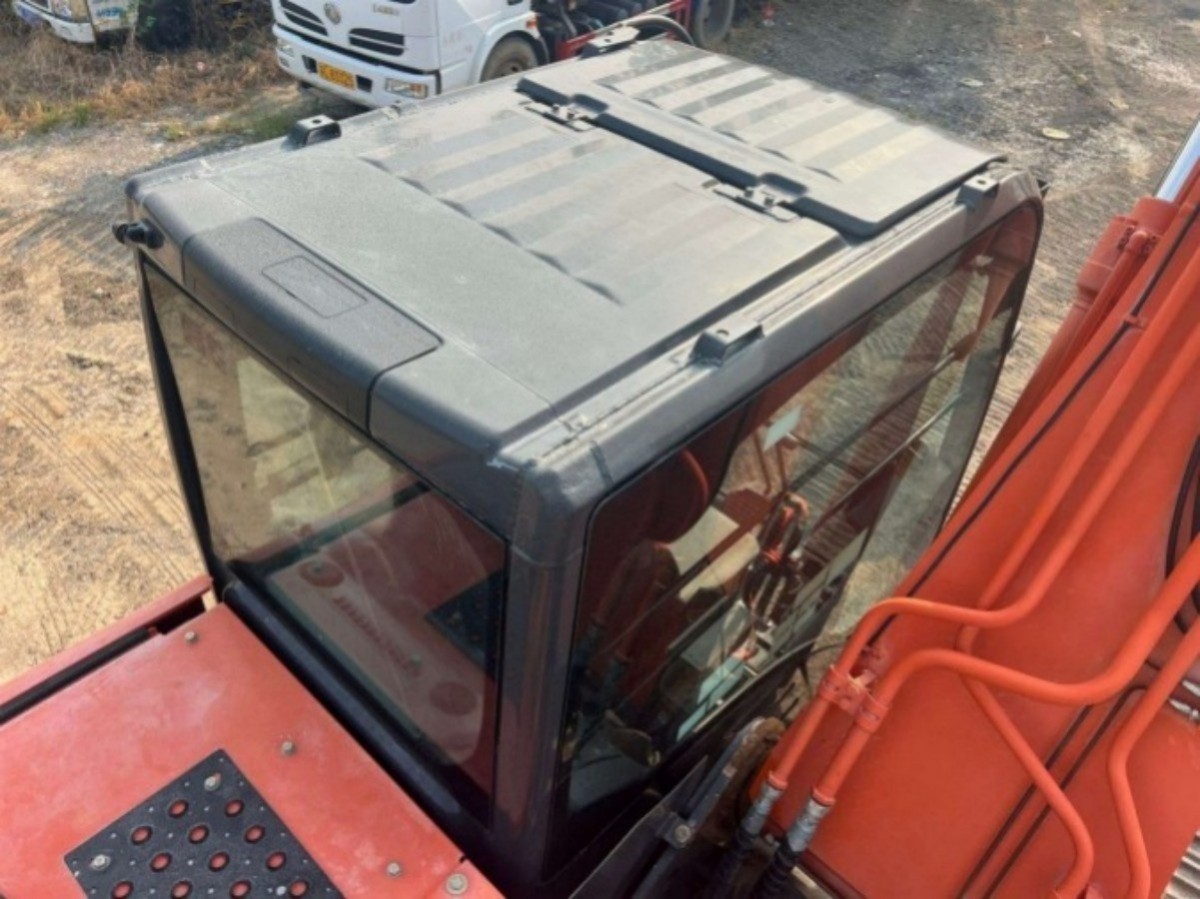 Used Hitachi ZX200-5A Crawler Excavator for Sale - 图片 10