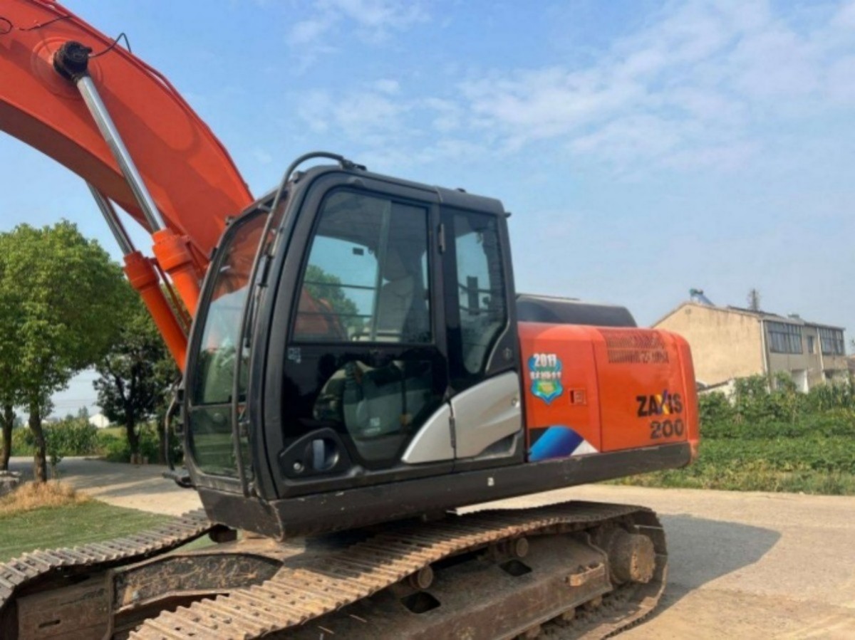 Used Hitachi ZX200-5A Crawler Excavator for Sale - 图片 2