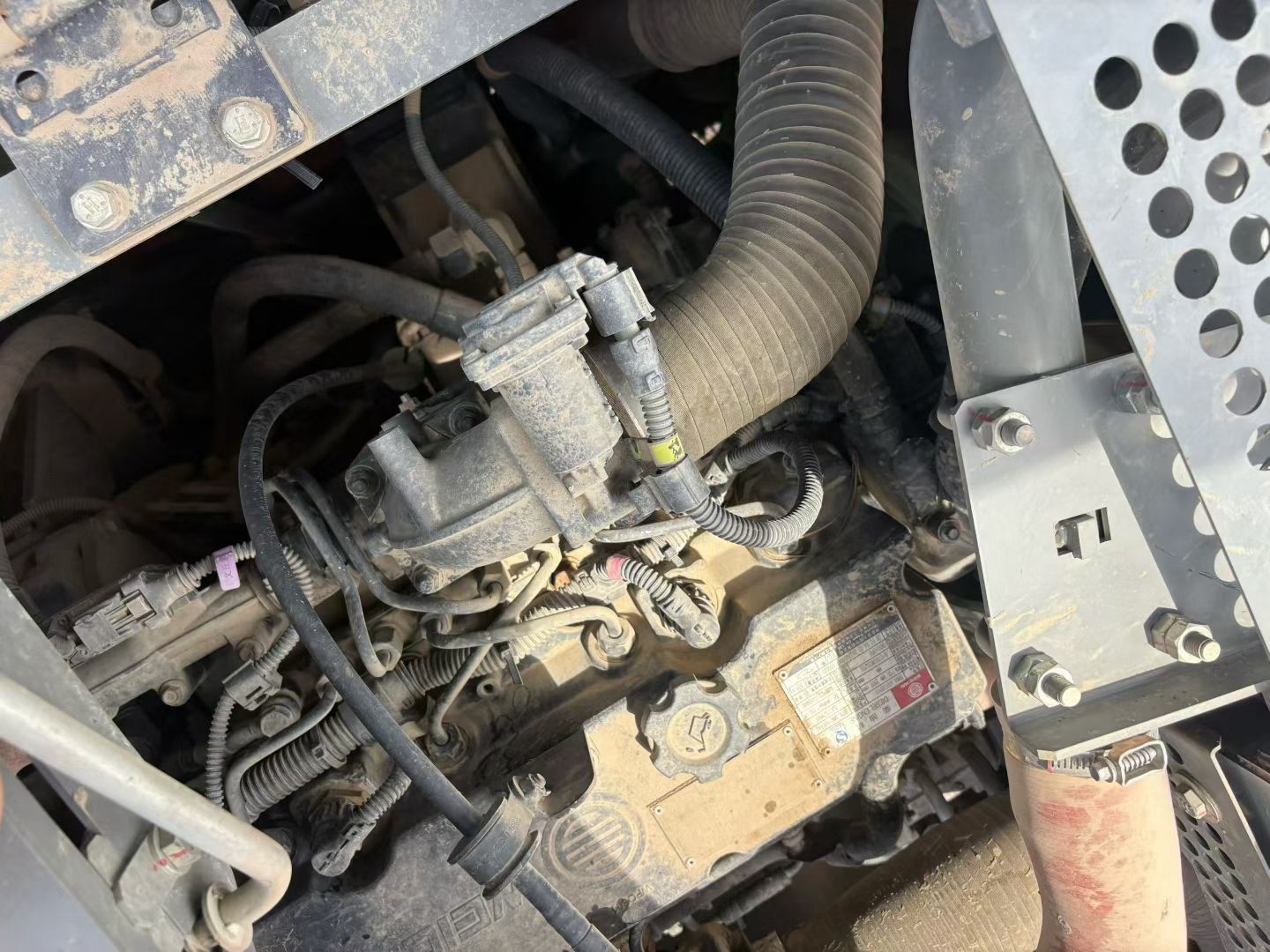 Used Hitachi ZX200C-6A Crawler Excavator for Sale - 图片 9