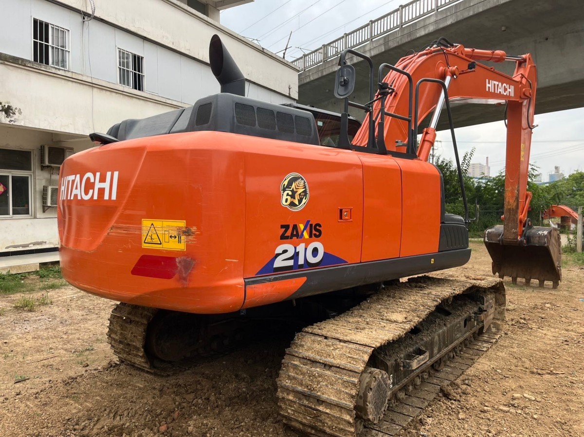 Used Hitachi ZX210 Crawler Excavator for Sale - 图片 3